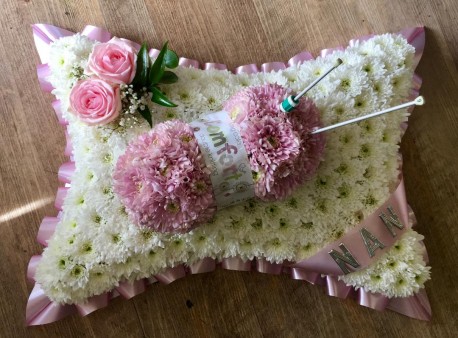 knitting pillow